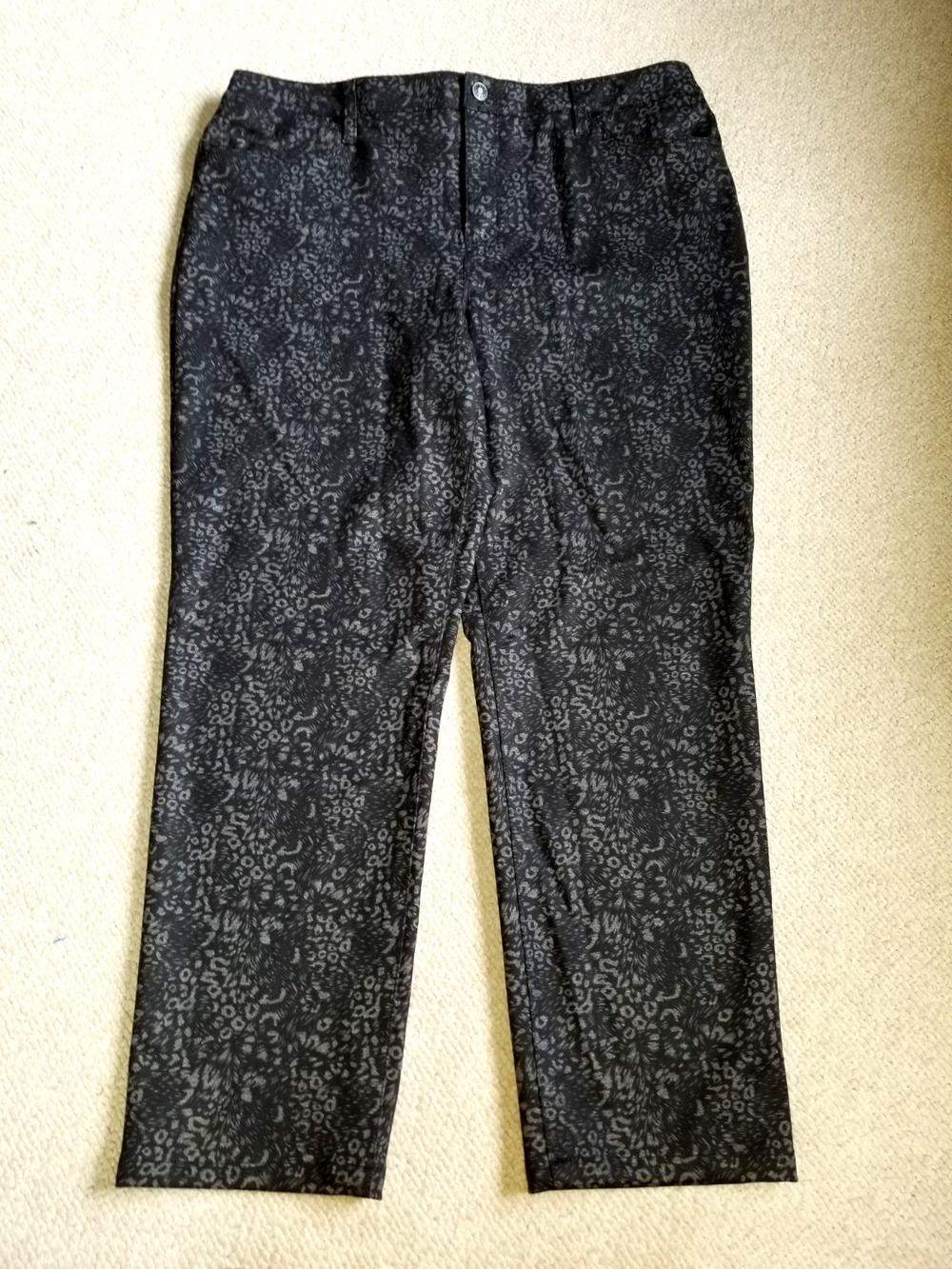 Womens Jeans-CHICO'S-black/grey leopard rayon stretch straight ankle-2.5 (14)